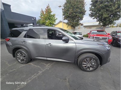 2022 Nissan Pathfinder SV Sport Utility 4D