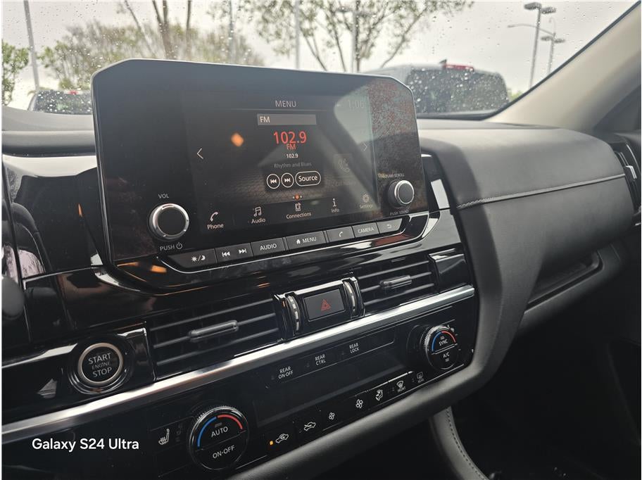 2022 Nissan Pathfinder SV Sport Utility 4D