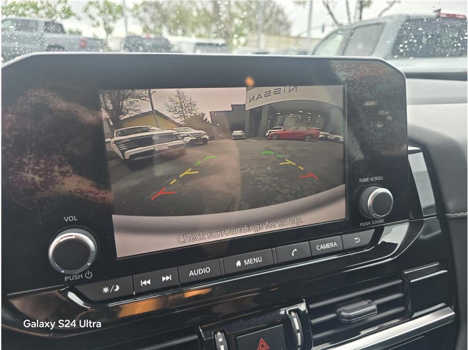 2022 Nissan Pathfinder SV Sport Utility 4D