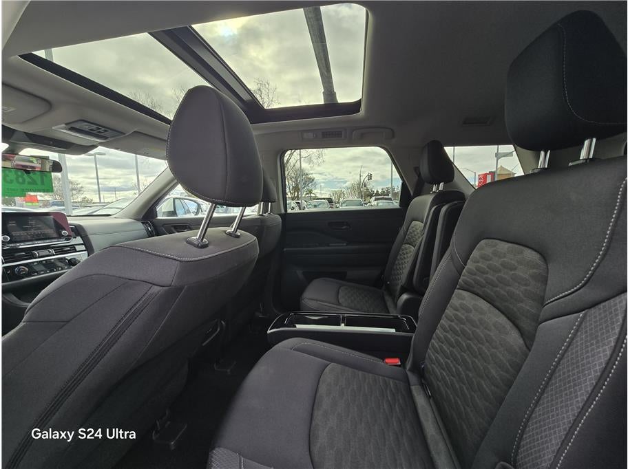 2024 Nissan Pathfinder SV Sport Utility 4D