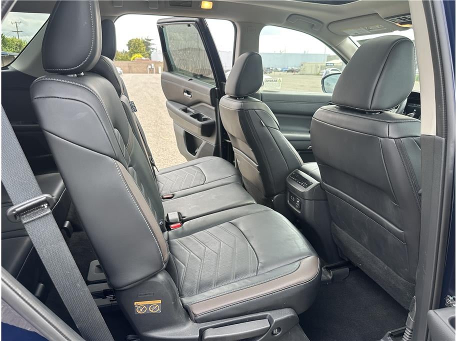 2025 Nissan Pathfinder Platinum Sport Utility 4D
