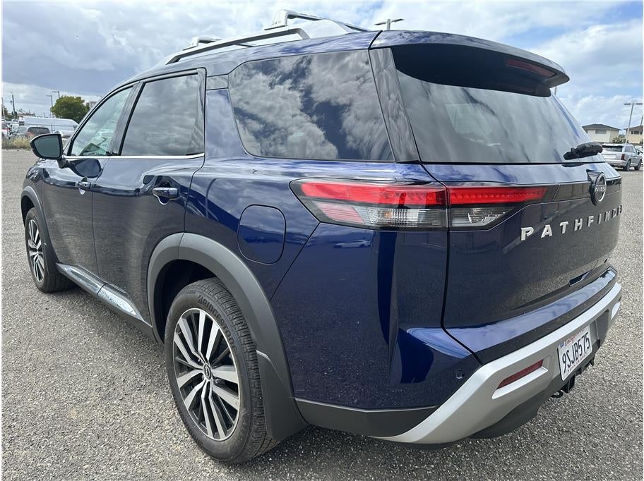 2025 Nissan Pathfinder Platinum Sport Utility 4D