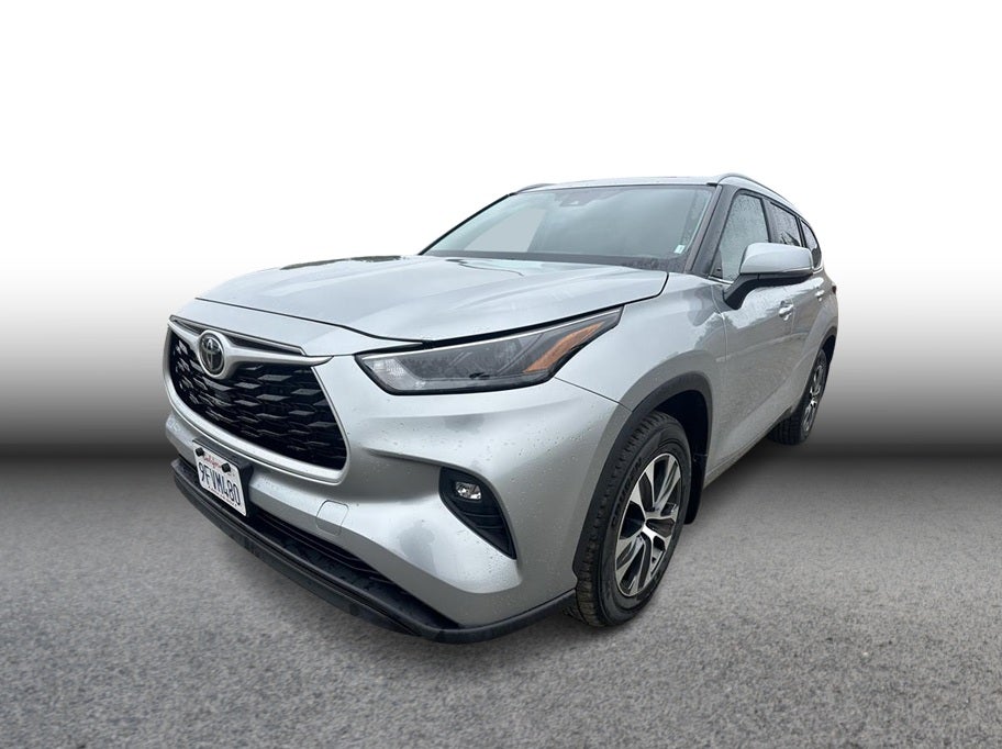 2023 Toyota Highlander XLE Sport Utility 4D