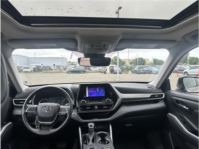 2023 Toyota Highlander XLE Sport Utility 4D
