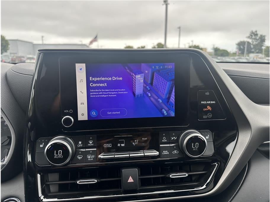 2023 Toyota Highlander XLE Sport Utility 4D