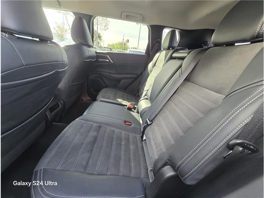 2024 Mitsubishi Outlander SE Sport Utility 4D