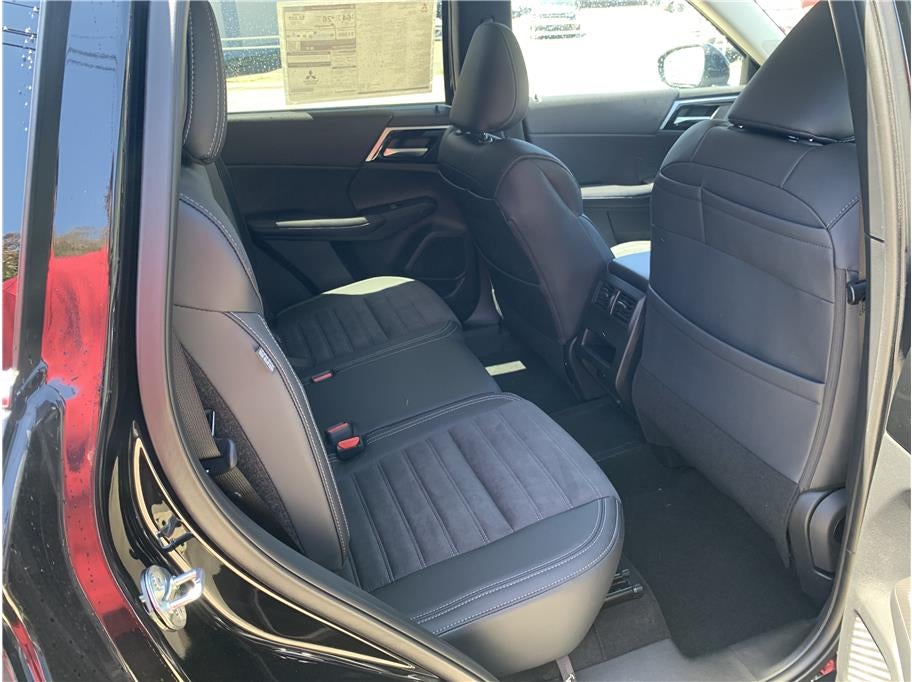 2025 Mitsubishi Outlander PHEV SE Sport Utility 4D