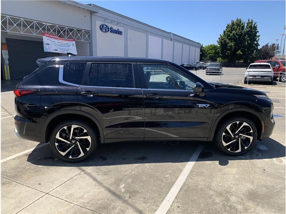 2025 Mitsubishi Outlander PHEV SE Sport Utility 4D