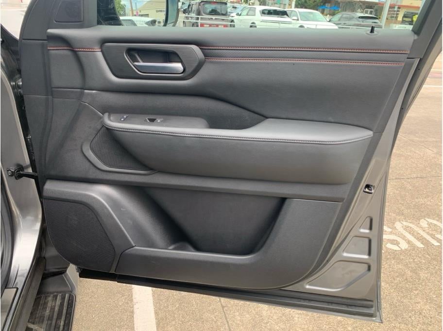 2025 Nissan Armada PRO-4X Sport Utility 4D