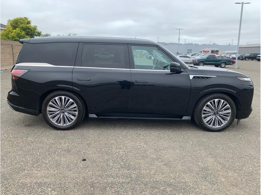 2025 INFINITI QX80 SENSORY Sport Utility 4D