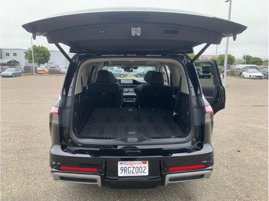 2025 INFINITI QX80 SENSORY Sport Utility 4D