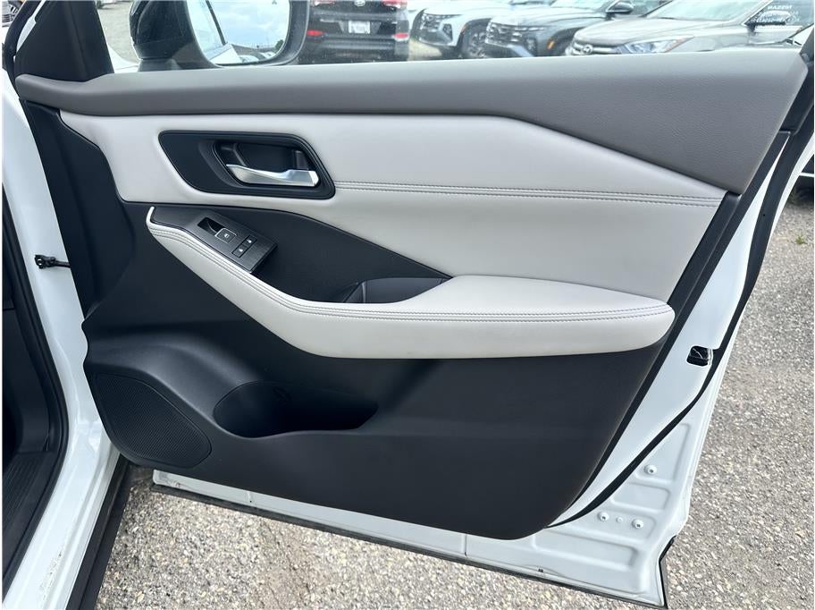 2025 Nissan Rogue SL Sport Utility 4D
