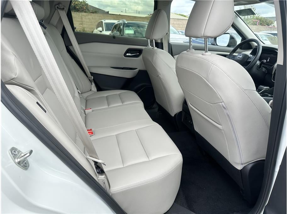 2025 Nissan Rogue SL Sport Utility 4D