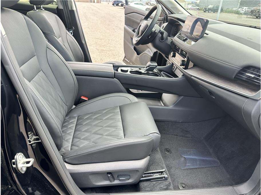 2025 Nissan Rogue Platinum Sport Utility 4D
