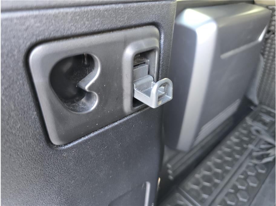 2022 Land Rover Defender 110 S Sport Utility 4D