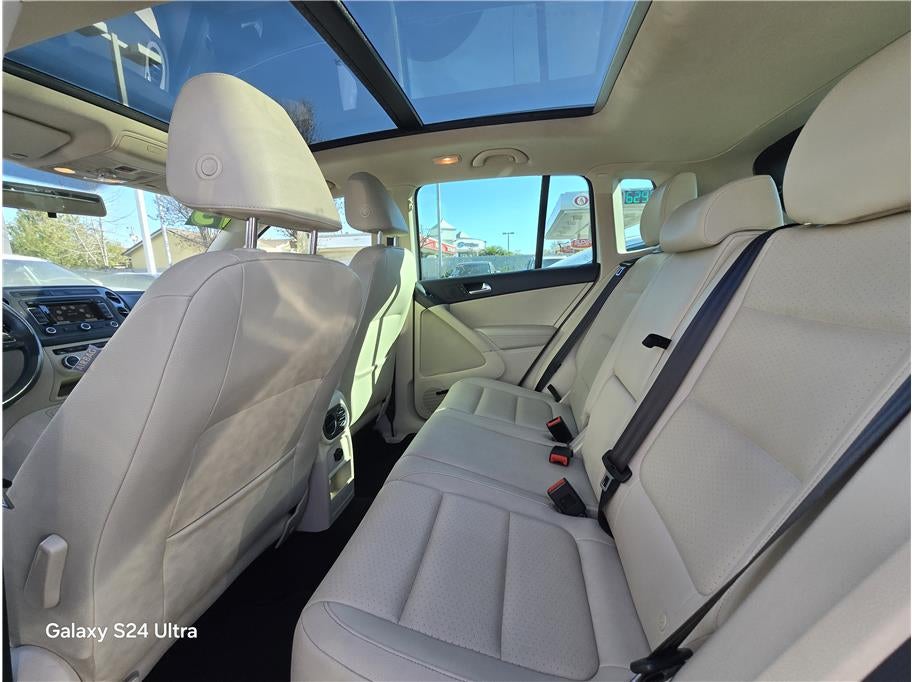 2015 Volkswagen Tiguan 2.0T SEL Sport Utility 4D