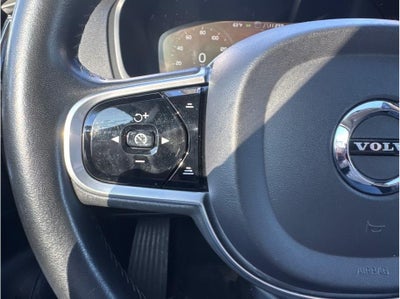 2018 Volvo XC90 T6 Momentum Sport Utility 4D