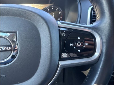 2018 Volvo XC90 T6 Momentum Sport Utility 4D