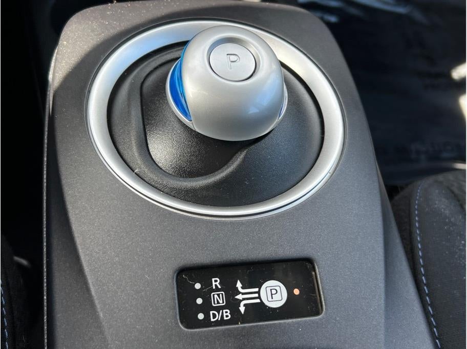 2015 Nissan LEAF S Hatchback 4D