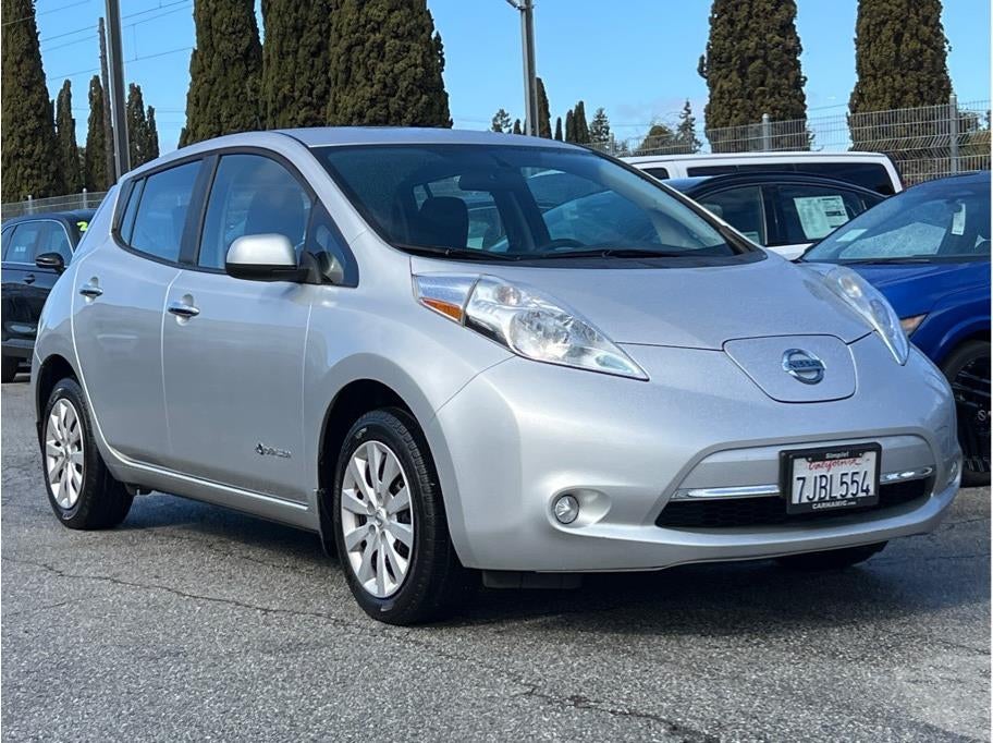 2015 Nissan LEAF S Hatchback 4D