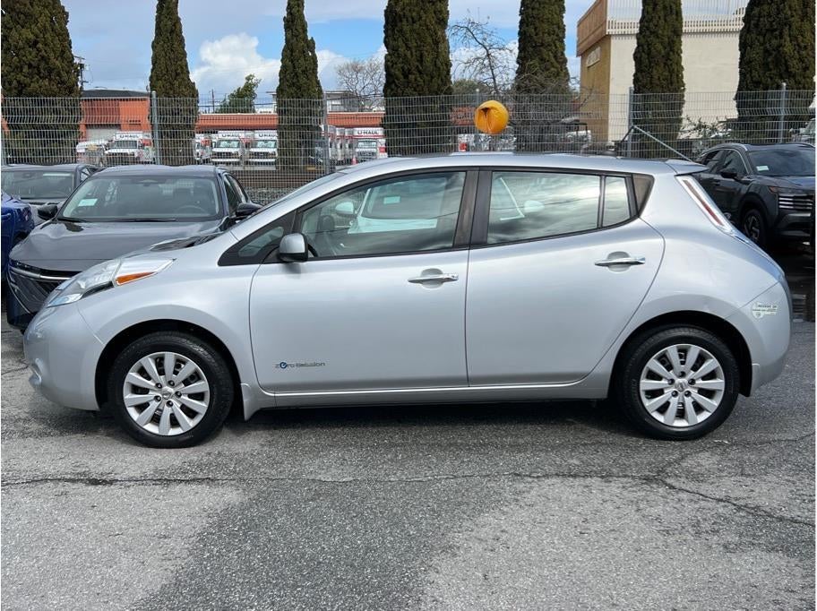 2015 Nissan LEAF S Hatchback 4D