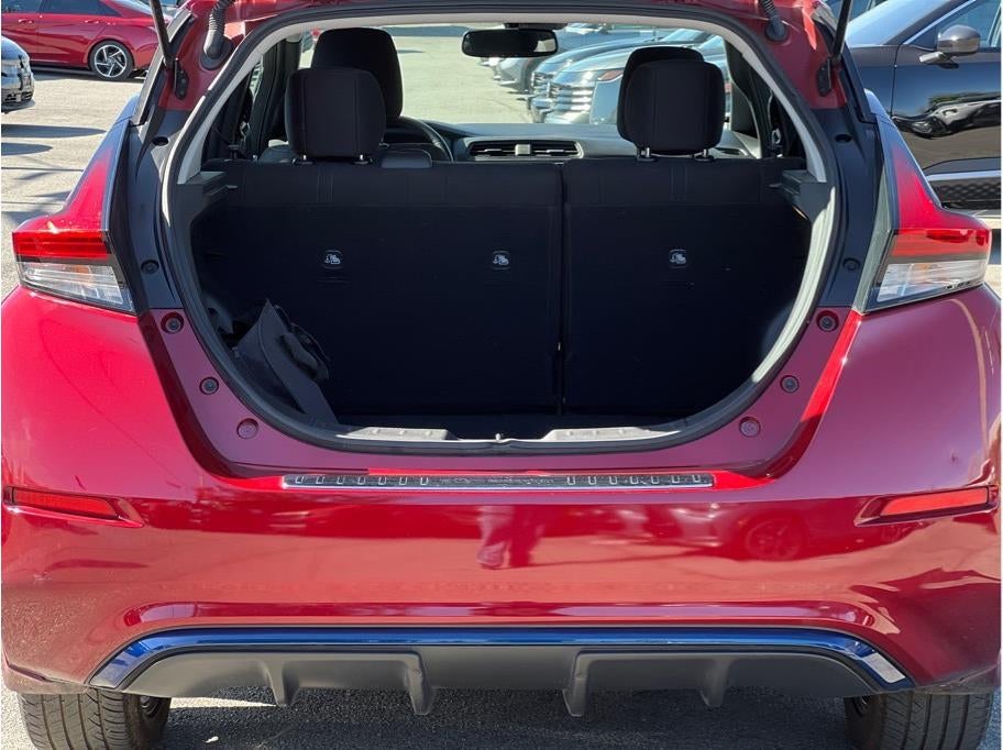 2018 Nissan LEAF SV Hatchback 4D