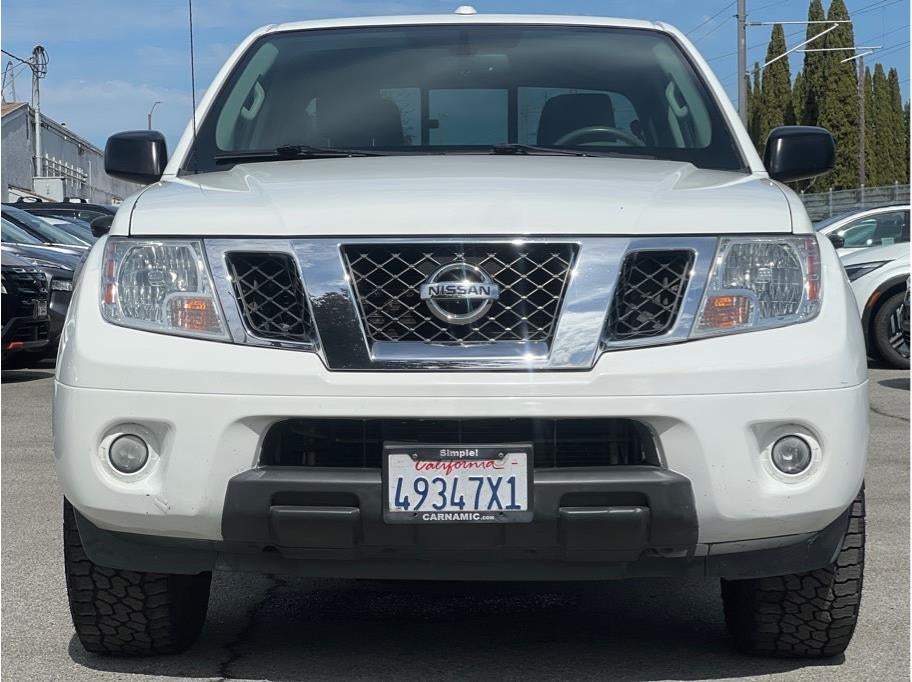 2016 Nissan Frontier Crew Cab SV Pickup 4D 6 ft