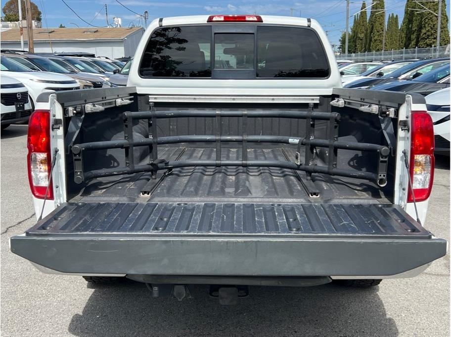 2016 Nissan Frontier Crew Cab SV Pickup 4D 6 ft