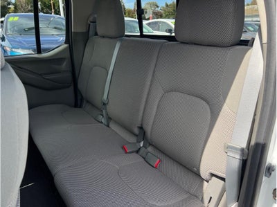 2016 Nissan Frontier Crew Cab SV Pickup 4D 6 ft