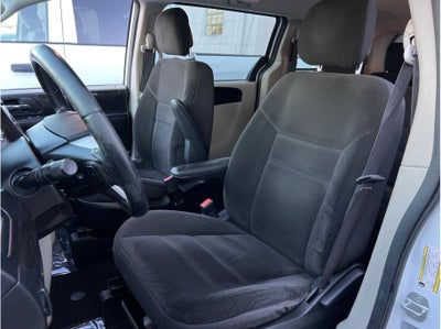 2017 Dodge Grand Caravan Passenger SE Minivan 4D