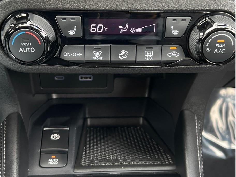 2023 Nissan Kicks SR Sport Utility 4D