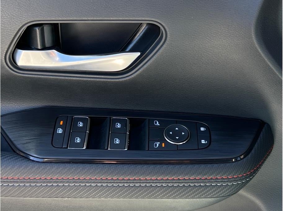 2025 Nissan Kicks SR Sport Utility 4D