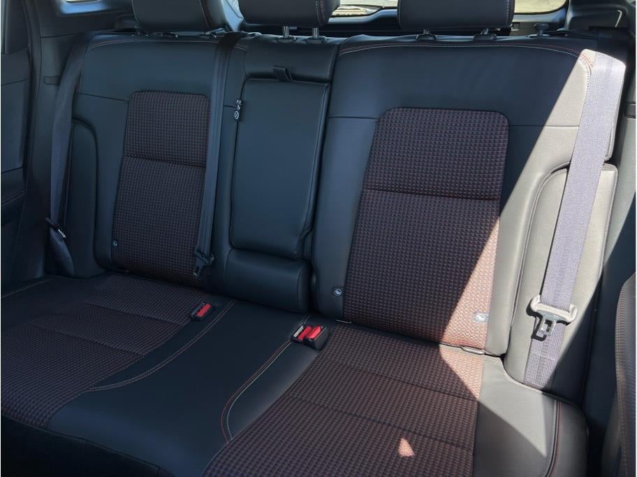 2025 Nissan Kicks SR Sport Utility 4D