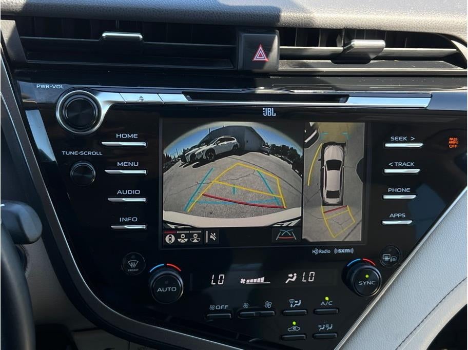 2018 Toyota Camry Hybrid XLE Sedan 4D