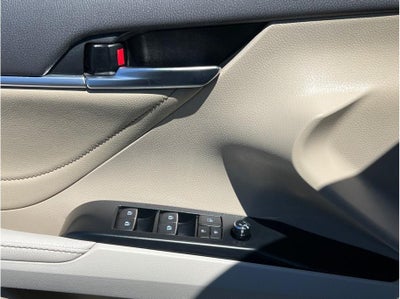 2018 Toyota Camry Hybrid XLE Sedan 4D