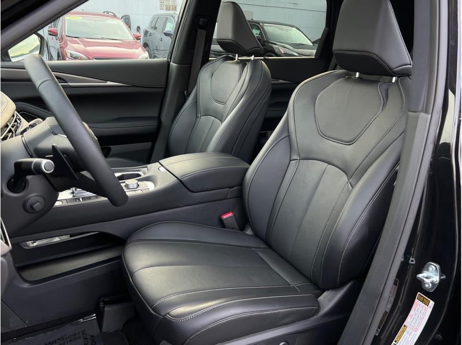 2025 INFINITI QX60 LUXE Sport Utility 4D