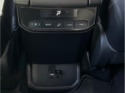 2021 Toyota Highlander XLE Sport Utility 4D