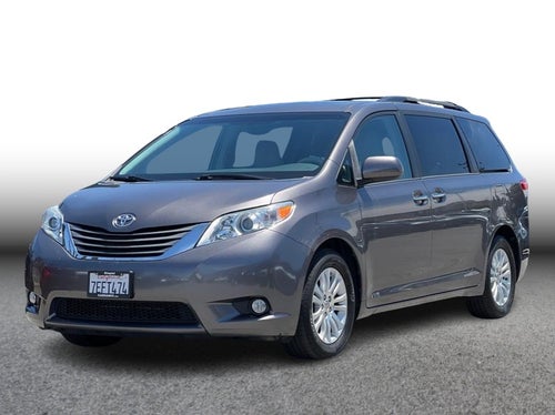 2014 Toyota Sienna XLE Minivan 4D