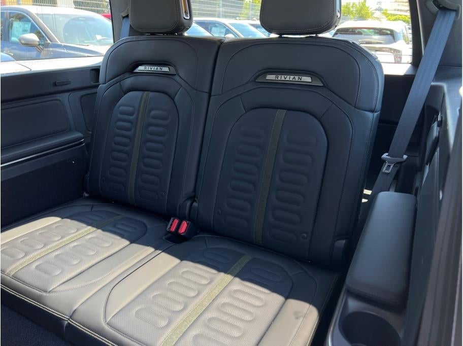 2024 Rivian R1S Quad Large Sport Utility 4D