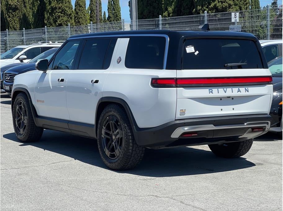 2024 Rivian R1S Quad Large Sport Utility 4D