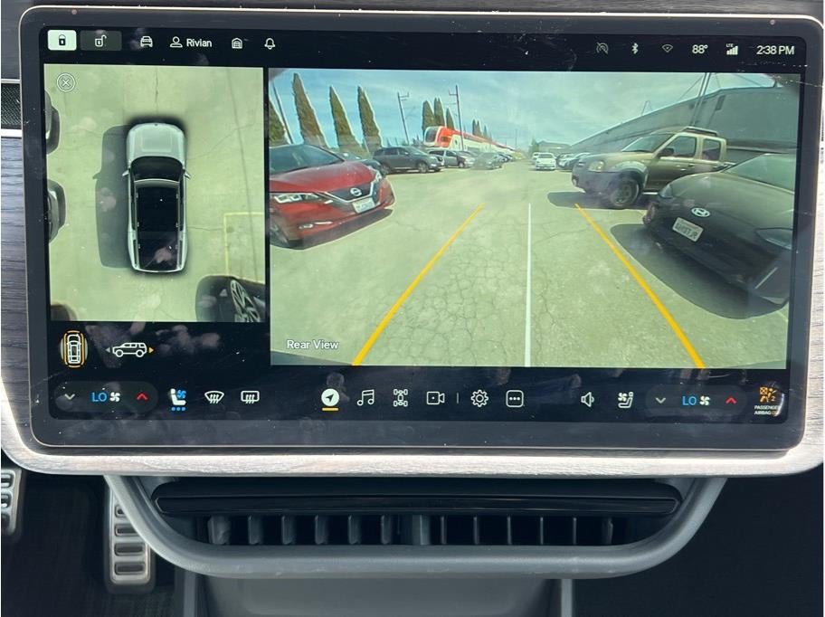 2024 Rivian R1S Dual Motor Large Pack