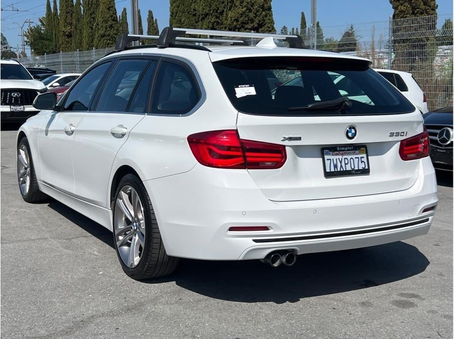 2017 BMW 3 Series 330i xDrive Sport Wagon 4D