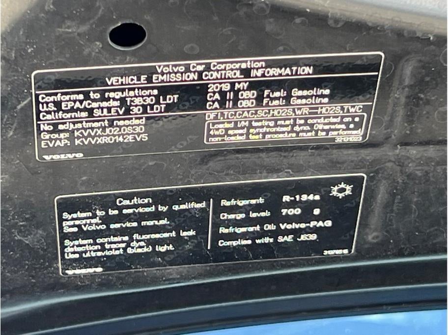 2019 Volvo XC60 T6 R-Design Sport Utility 4D