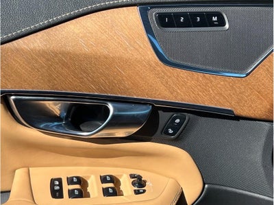 2018 Volvo XC90 T8 Inscription Sport Utility 4D