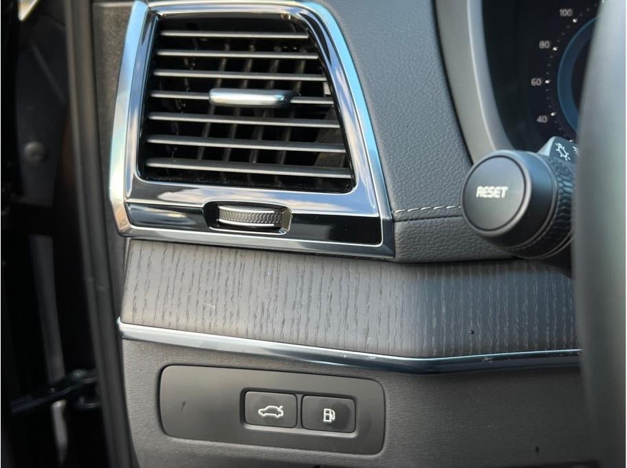 2023 Volvo XC90 T8 Recharge Ultimate Bright Theme Plug-In Hybrid Sport Utility 4D