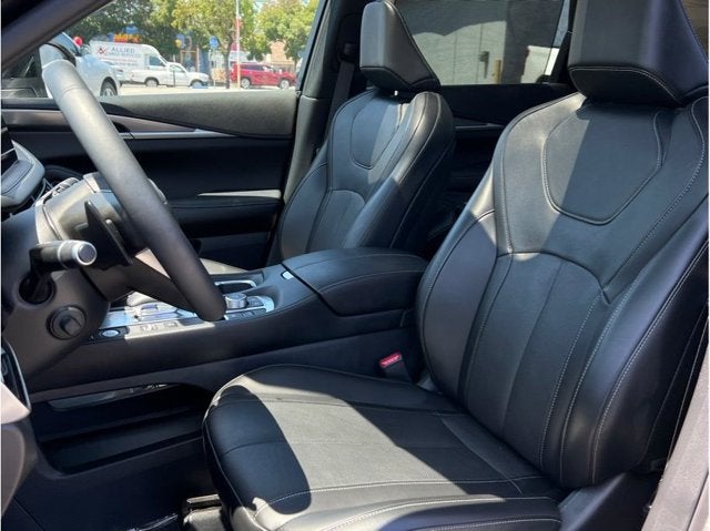 2025 INFINITI QX60 LUXE Sport Utility 4D