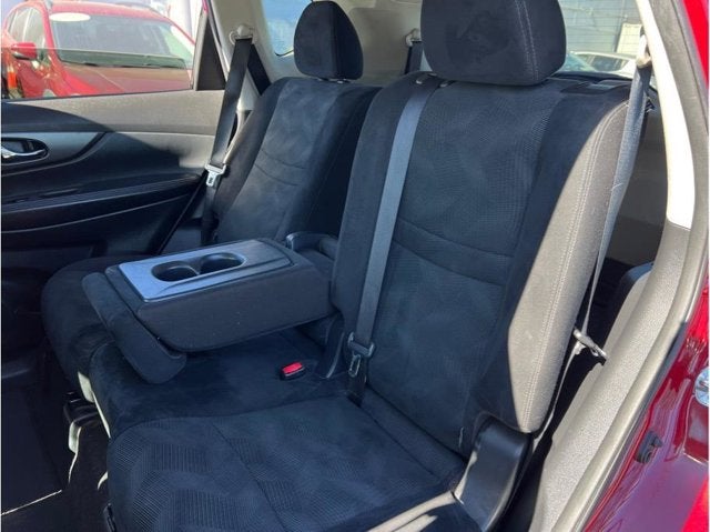 2016 Nissan Rogue SV Sport Utility 4D